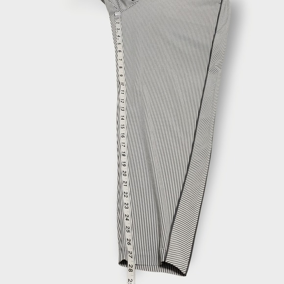 Athleta Brooklyn Textured Ankle Pants Grey Stripe Women's Size 10 Athleisure - Picture 10 of 11